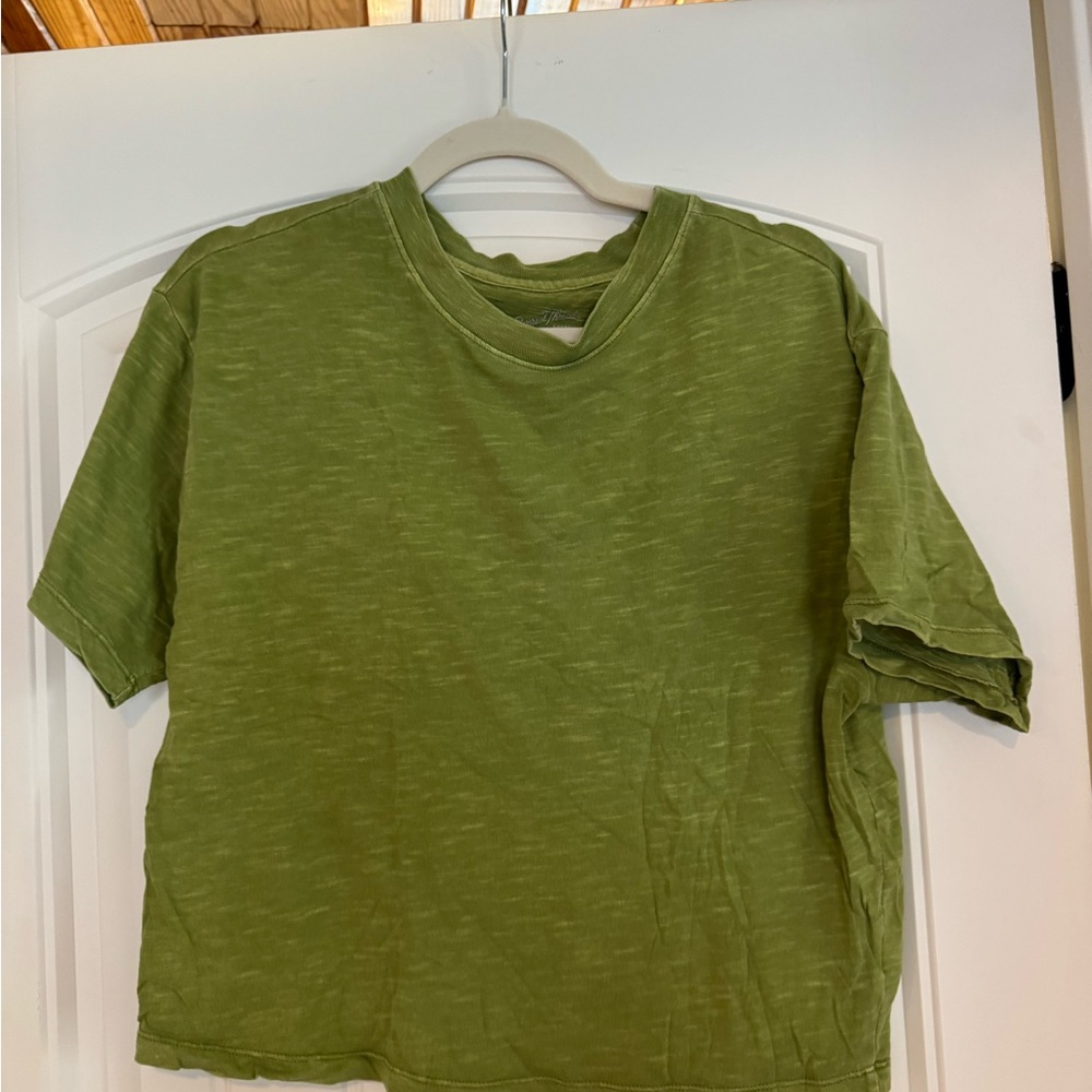 Universal Thread Women’s Green Boxy Crop Tee - Size M